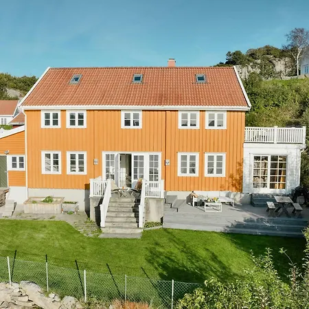 Dom wakacyjny Southern Norway With Sea Views Near Lindesnes *
